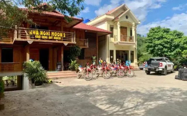 Nha Nghi Moon