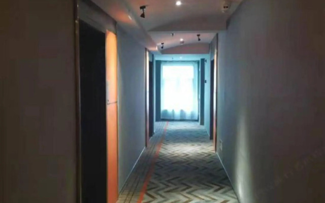 Menory Graceful Hotel (Dinosaur Park, Changzhou Olympic Sports Center)