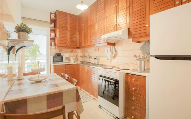 Cosy & Bright 2 Bedroom Apartment in Koukaki