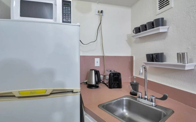 Amazing 1br apartment with pool, Hallandale Beach!