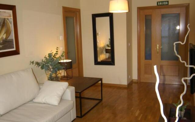 Suites Pamplona Plaza