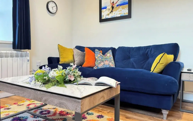 Apartment - Sleeps 2 - Pet Friendly - Parking