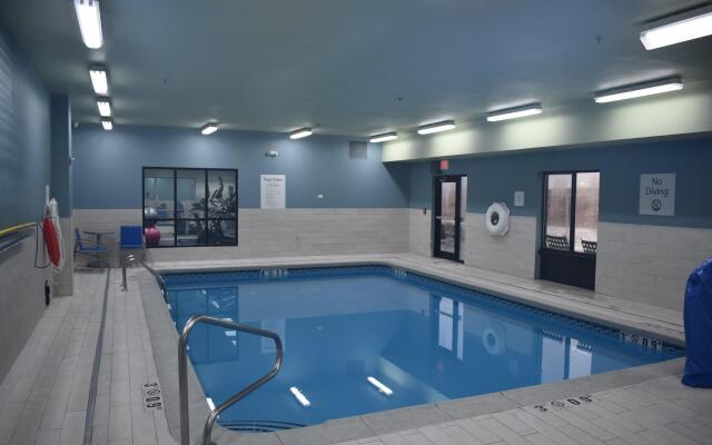 Holiday Inn Express & Suites McPherson by IHG