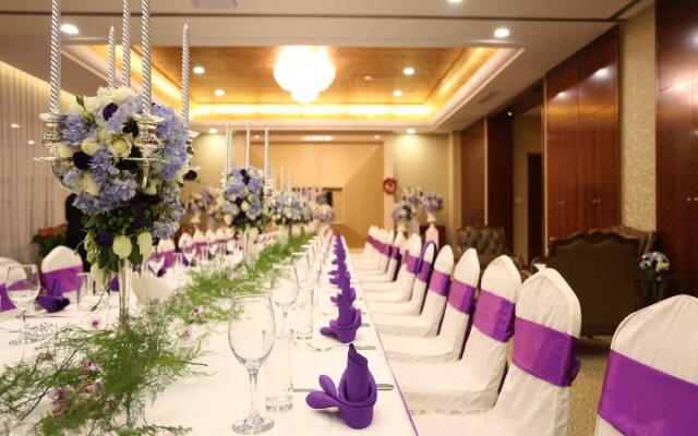 Yosemite Business Hotel