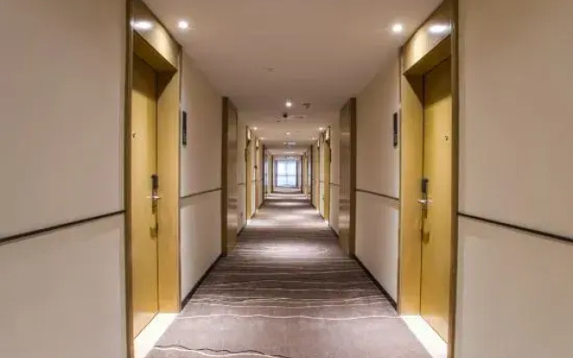 Season flower HOTEL (Yulin Hongjin Mall Branch)
