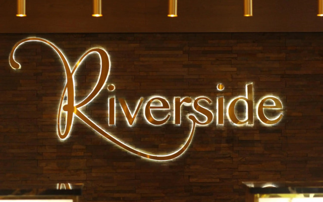 Riverside Lodge Hotel