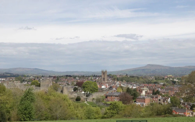 Hill View Lodge 3, Kidderminster