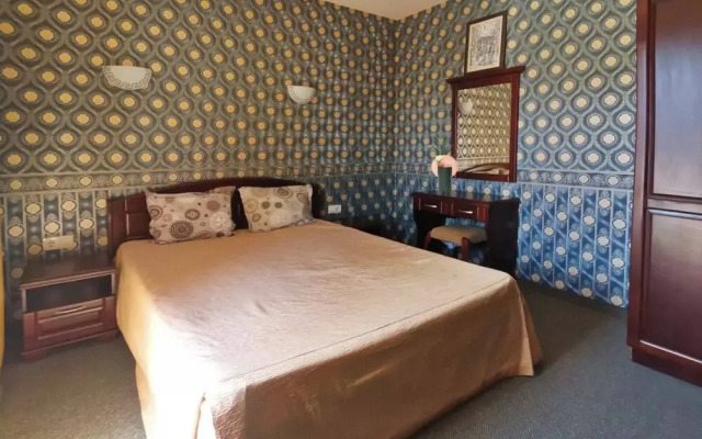 Twins Palace Apart Hotel