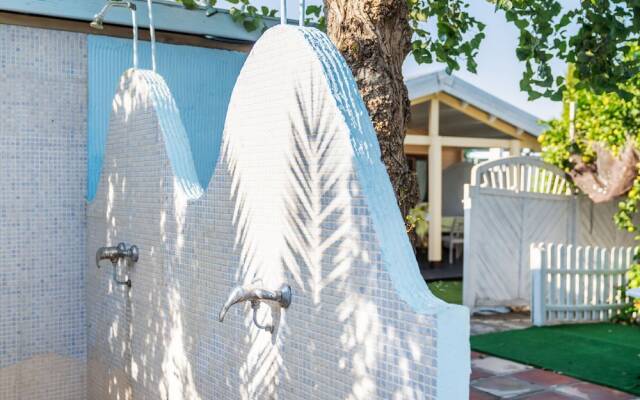 Sun-baked Bungalow in Oliva With Swimming Pool