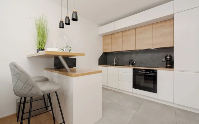 Apartment Dmowskiego by Renters Prestige
