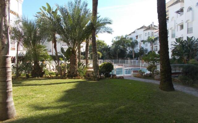TIMON II, Luxury 3 bedroom Beachside Apartment