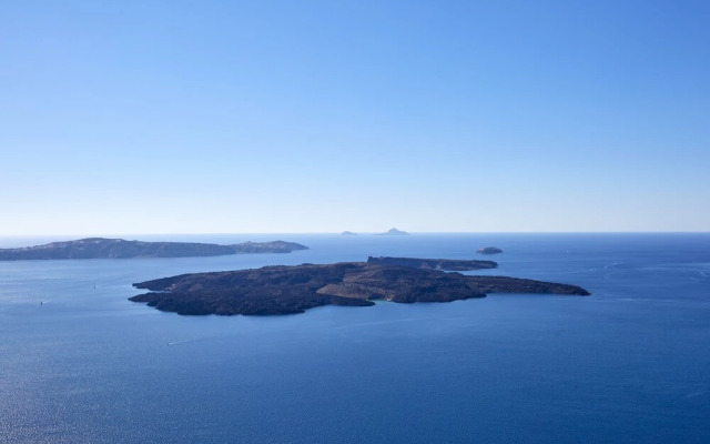 Gitsa Cliff Luxury Villa