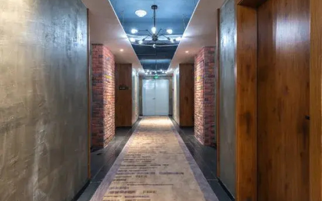 Lingao Huaerdun Movie Theme Hotel