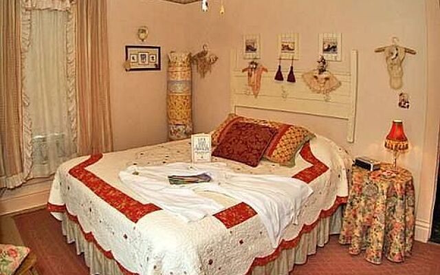 The Homespun Country Inn