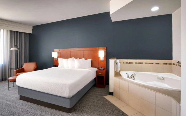 Courtyard by Marriott Lincoln Downtown