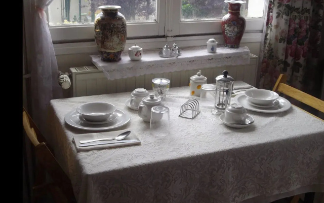 Lenard Charles Bed & Breakfast