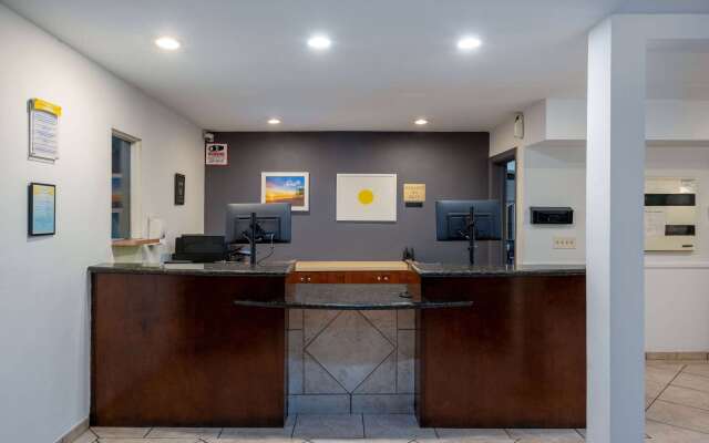 Days Inn by Wyndham Encinitas Moonlight Beach