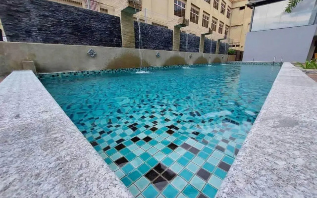 Christee Suites Hotel