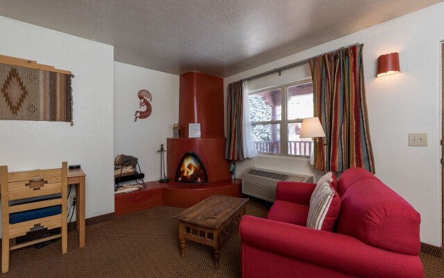 El Pueblo Lodge