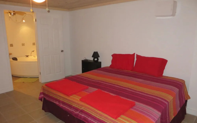 BahaSea Backpackers