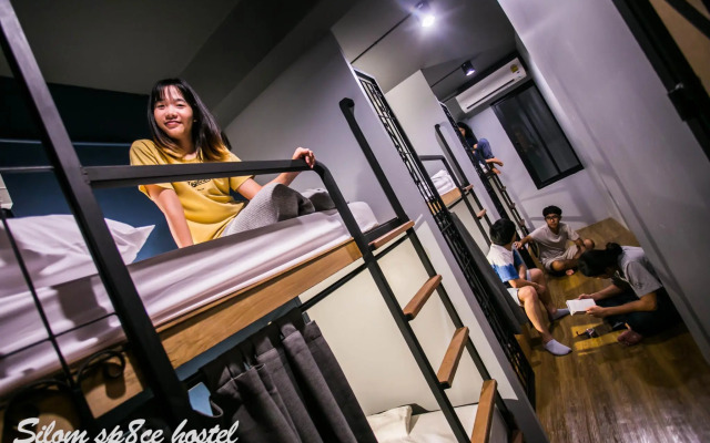 Silom SPACE Hostel