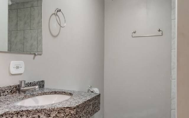 OYO Curitiba Park Hotel