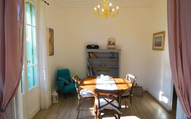 "Lavinia" by Nestor&Jeeves