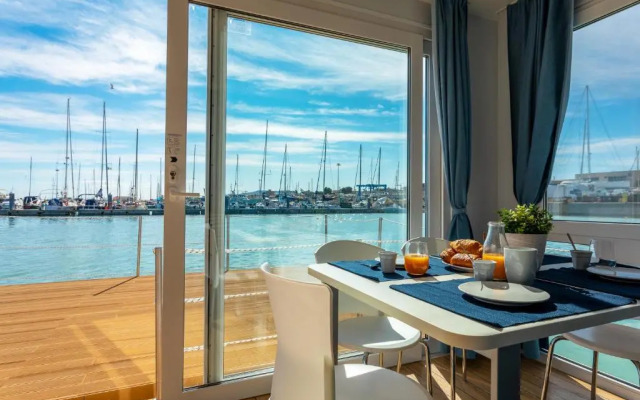 AQUA RESORT GIULIANOVA - Houseboat