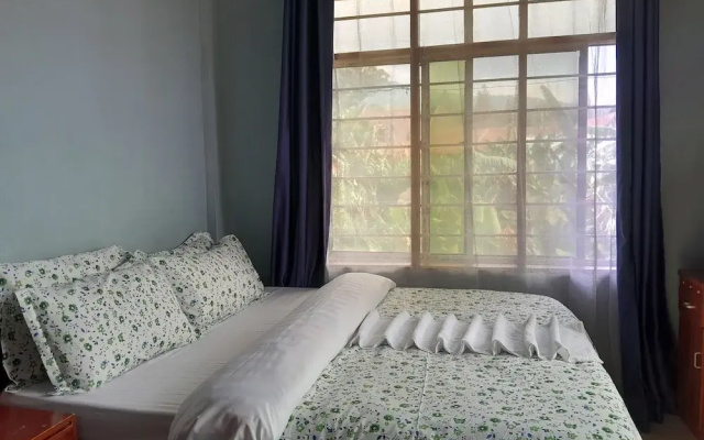 Highland Breeze Avacado Hotel