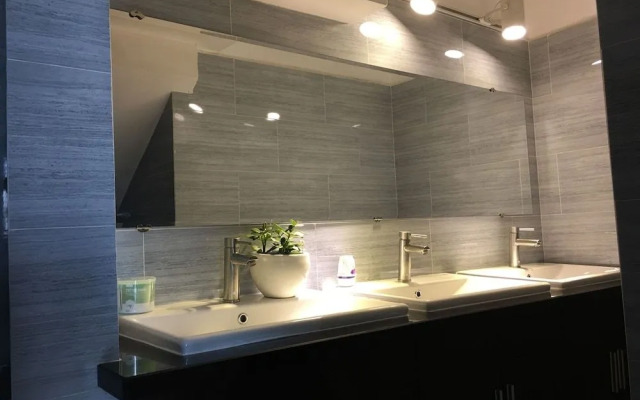 Penthouse Hostel & Spa