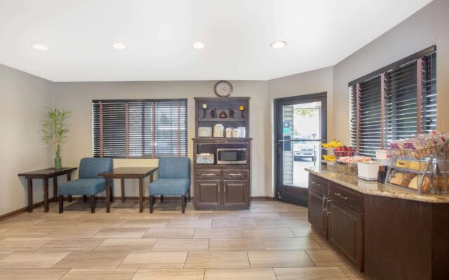 Spark by Hilton Springfield Eugene