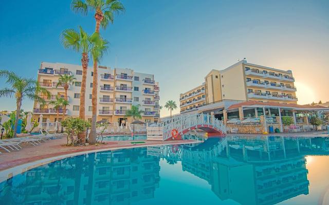 Marlita Beach Hotel Apartments