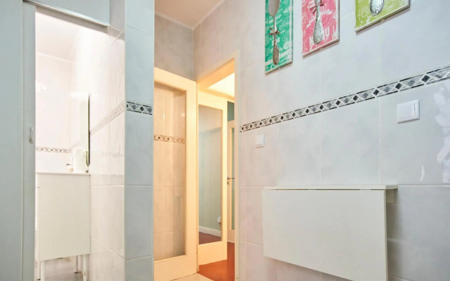 Riverside (with 3 Bedrooms) by JC