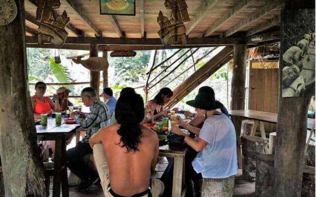 Ditsowou Lodge & Tours
