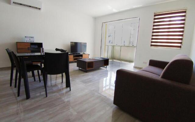 F7-1 Double room with private bathroom in shared Flat