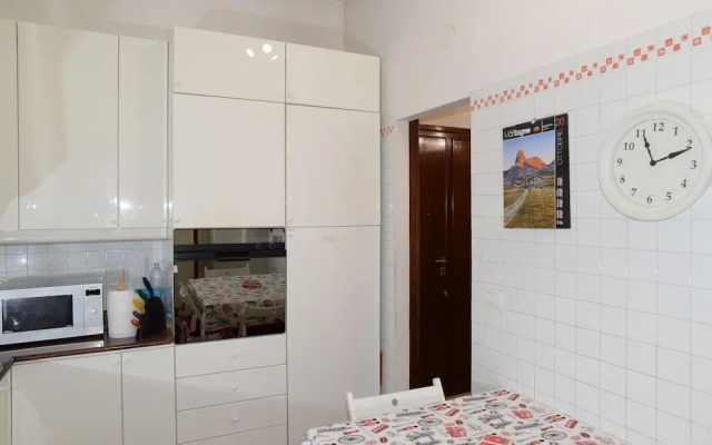 Room-single Room in Cozy and Comfortable