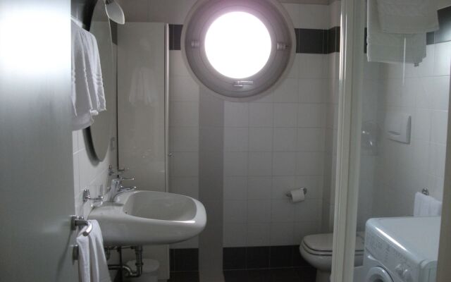 Vista Hotel & Residence