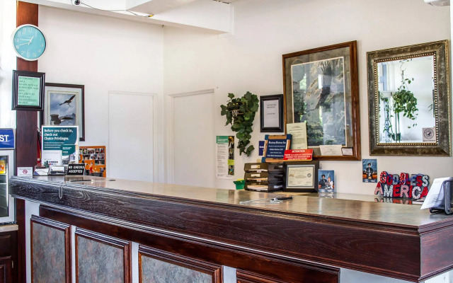 Rodeway Inn & Suites Roseburg