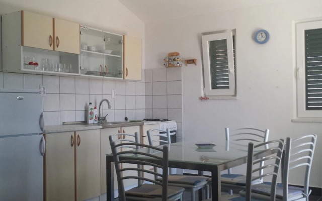 Elizabet - Great Location & Close to the Beach - A1