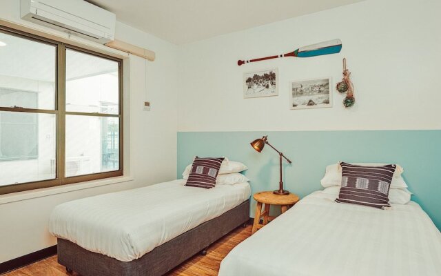 The Surf House - Hostel