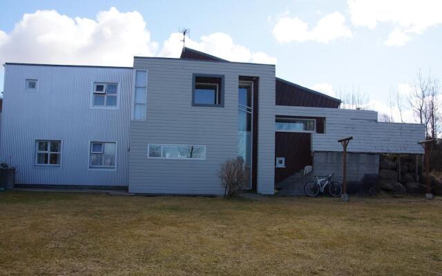 2cozyapartments.com