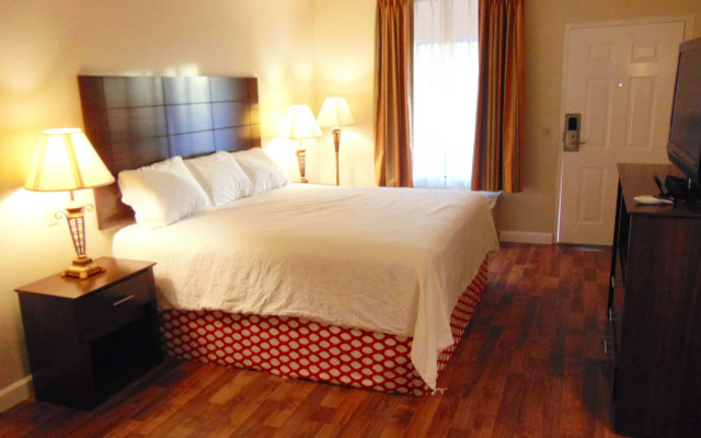 Days Inn & Suites by Wyndham Brewton