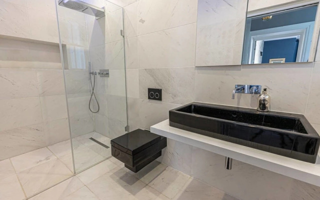 Stylish 3-bed Flat Near Mayfair and Edgware Road