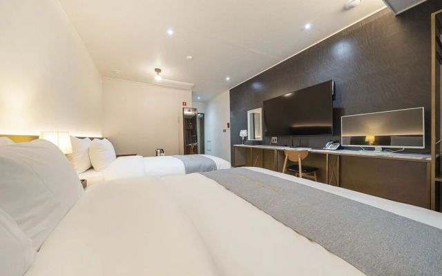 Yongin Pine