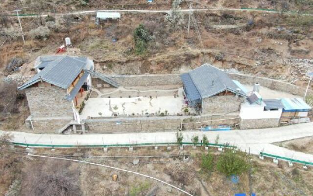 Tiger Leaping Gorge Pillow Landscape Homestay