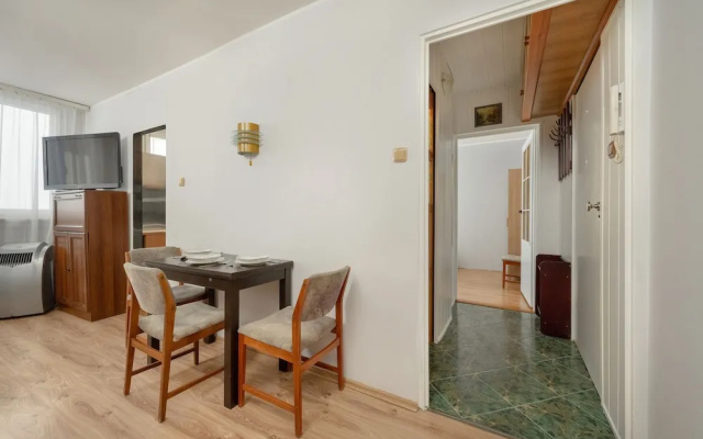 Apartment Close to the Park by Renters