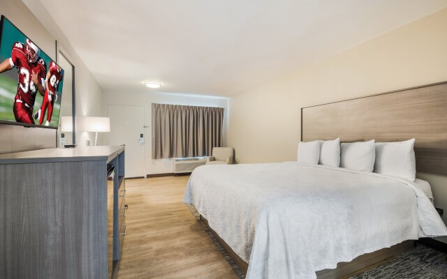 Red Roof PLUS+ Chula Vista