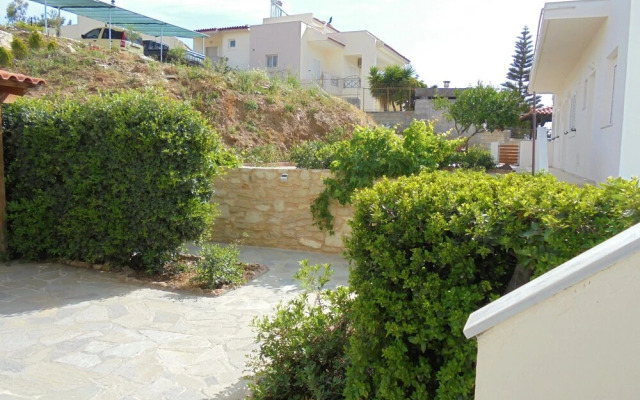 Yannis Residences