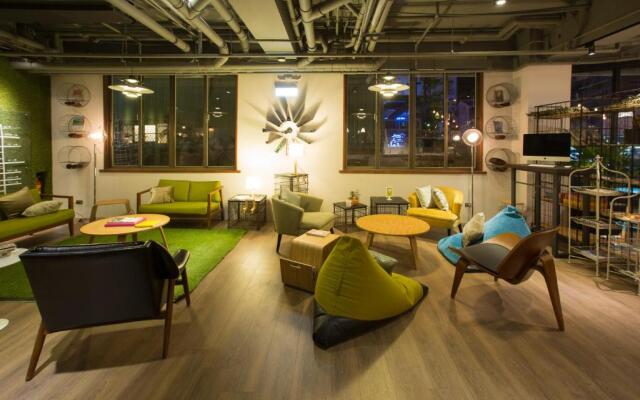 Light Hostel