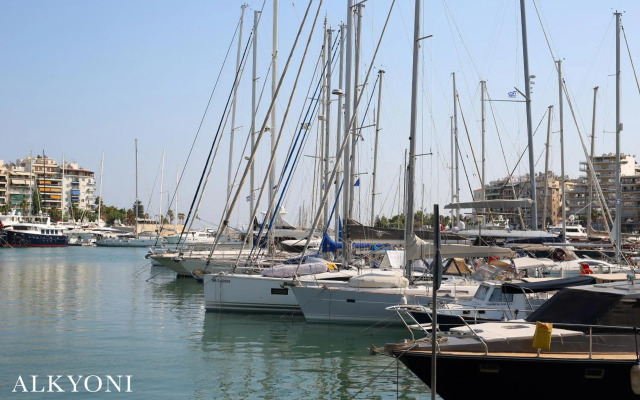 MELMA PROPERTIES- ALKYONI apartment by the sea in Piraeus